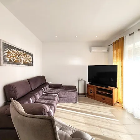 T3 2º Lote 11 Beira Mar - Casas & Papeis Apartamento
